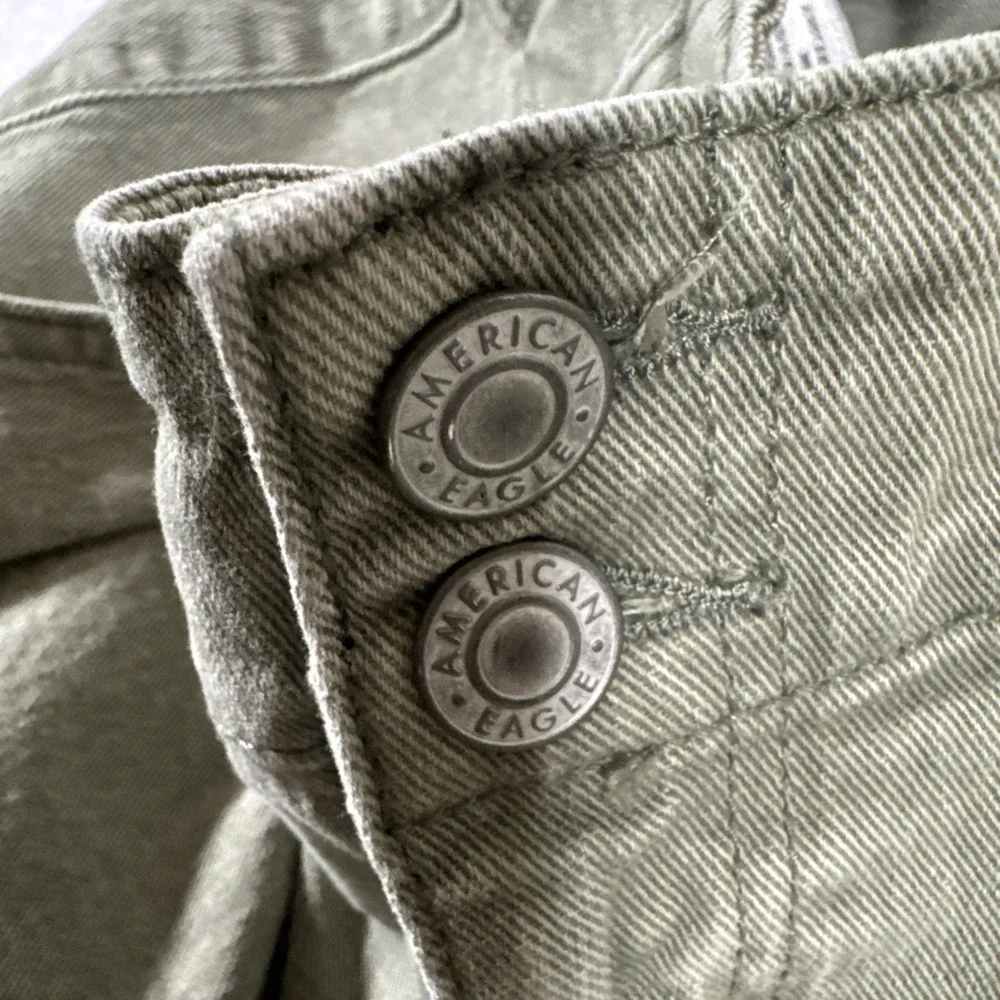 American Eagle Women's 6 Green Gray‎ Shorts Stretch Cotton Blend